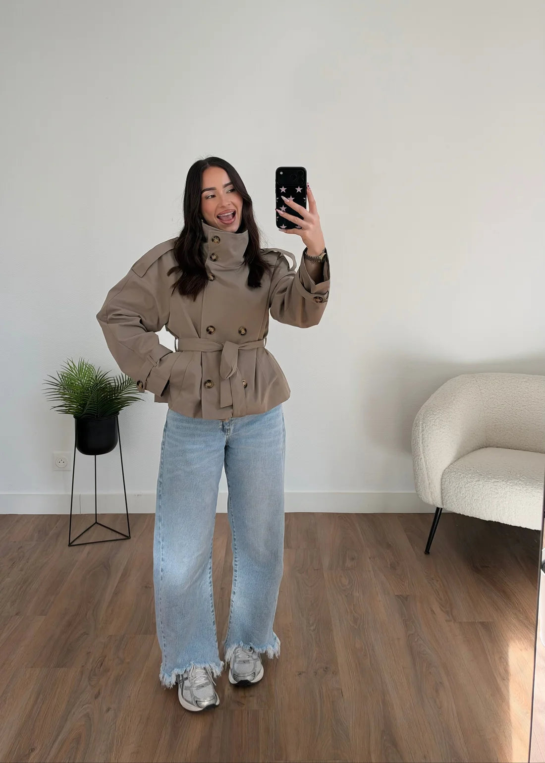 Trench-Coat Amber