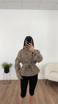 Trench-Coat Amber
